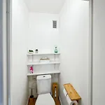 Spacious 2 Bedroom With Parking Апартаменты *
