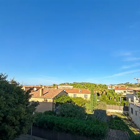 Spacious 2 Bedroom With Parking