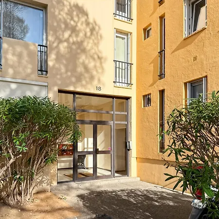 Appartamento Spacious 2 Bedroom With Parking *