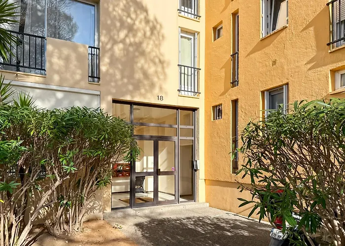 Apartamento Spacious 2 Bedroom With Parking *