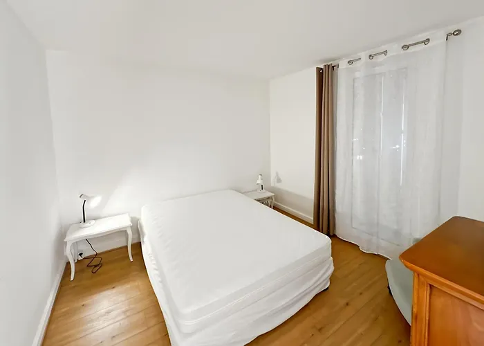 Spacious 2 Bedroom With Parking * Saint-Tropez