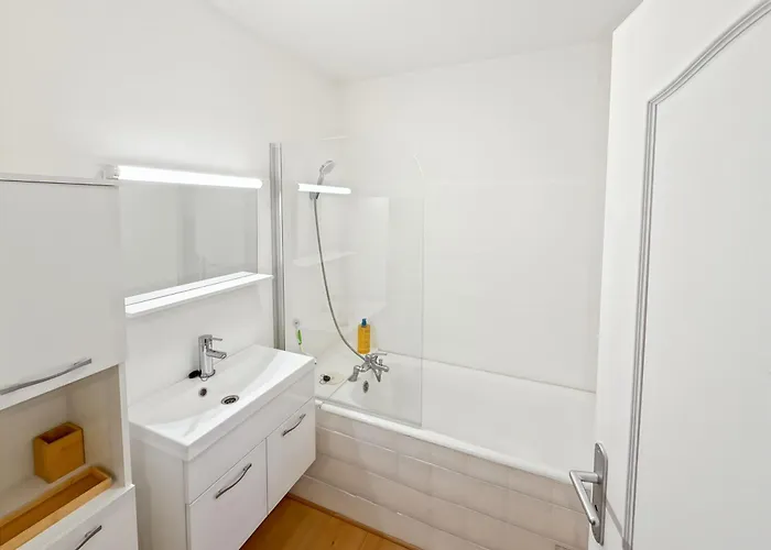 Apartamento Spacious 2 Bedroom With Parking